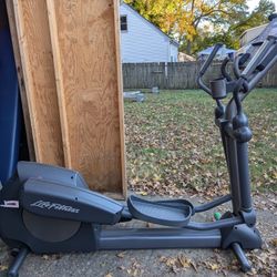 Life fitness Elliptical 