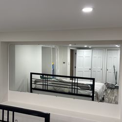 Mirror for free. 40x90”