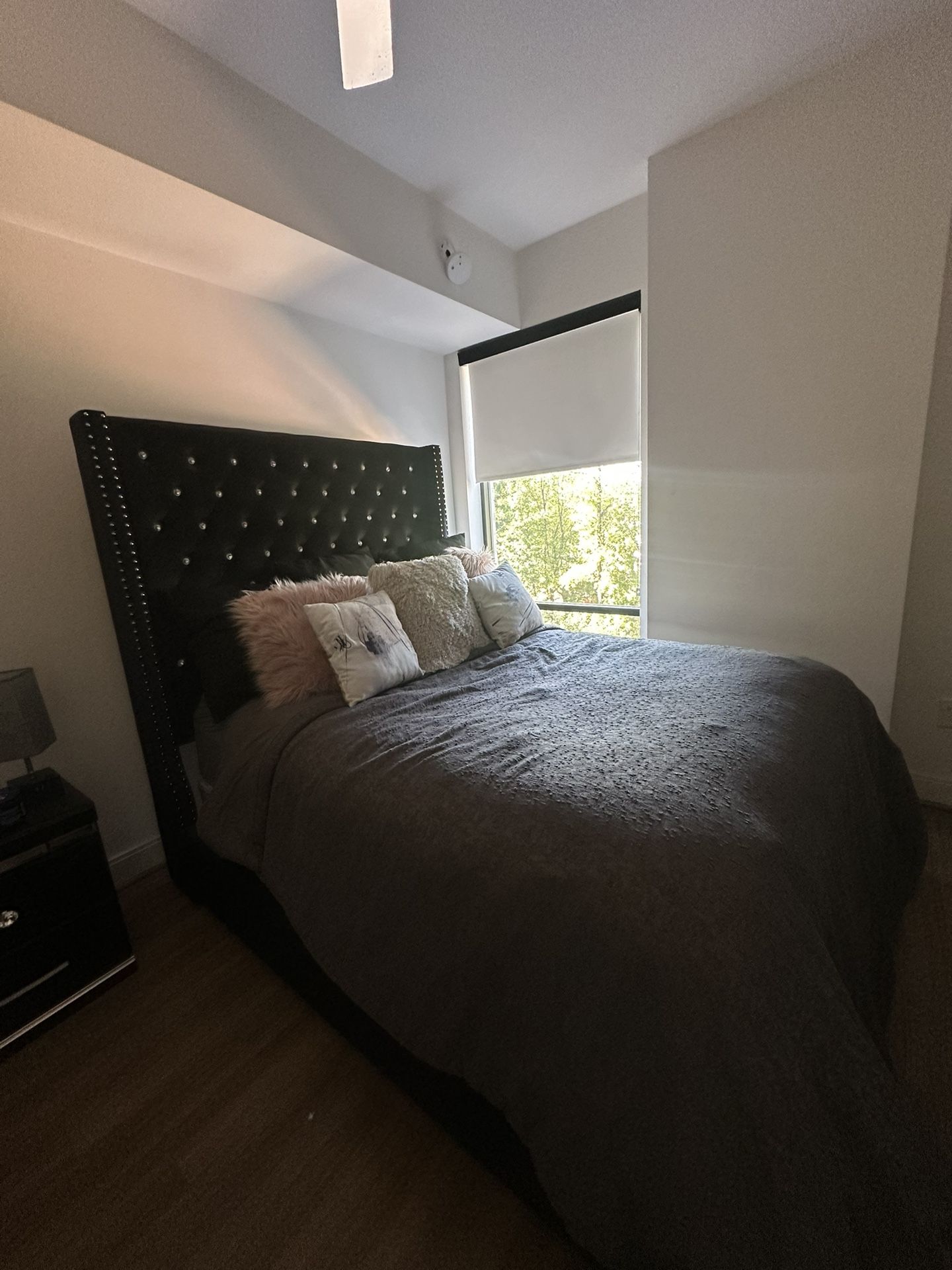 Bed/Bed frame