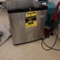 Mini Fridge 