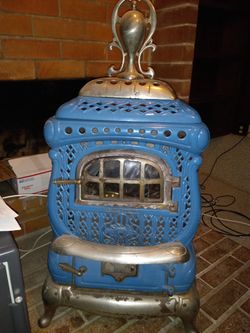 1800s Antique Parlor Stove - Charter Oak 24
