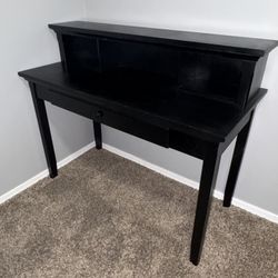Black Desk