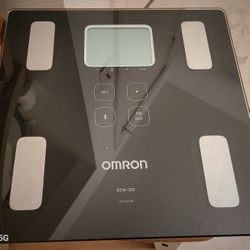 OMRON Weigh Scale