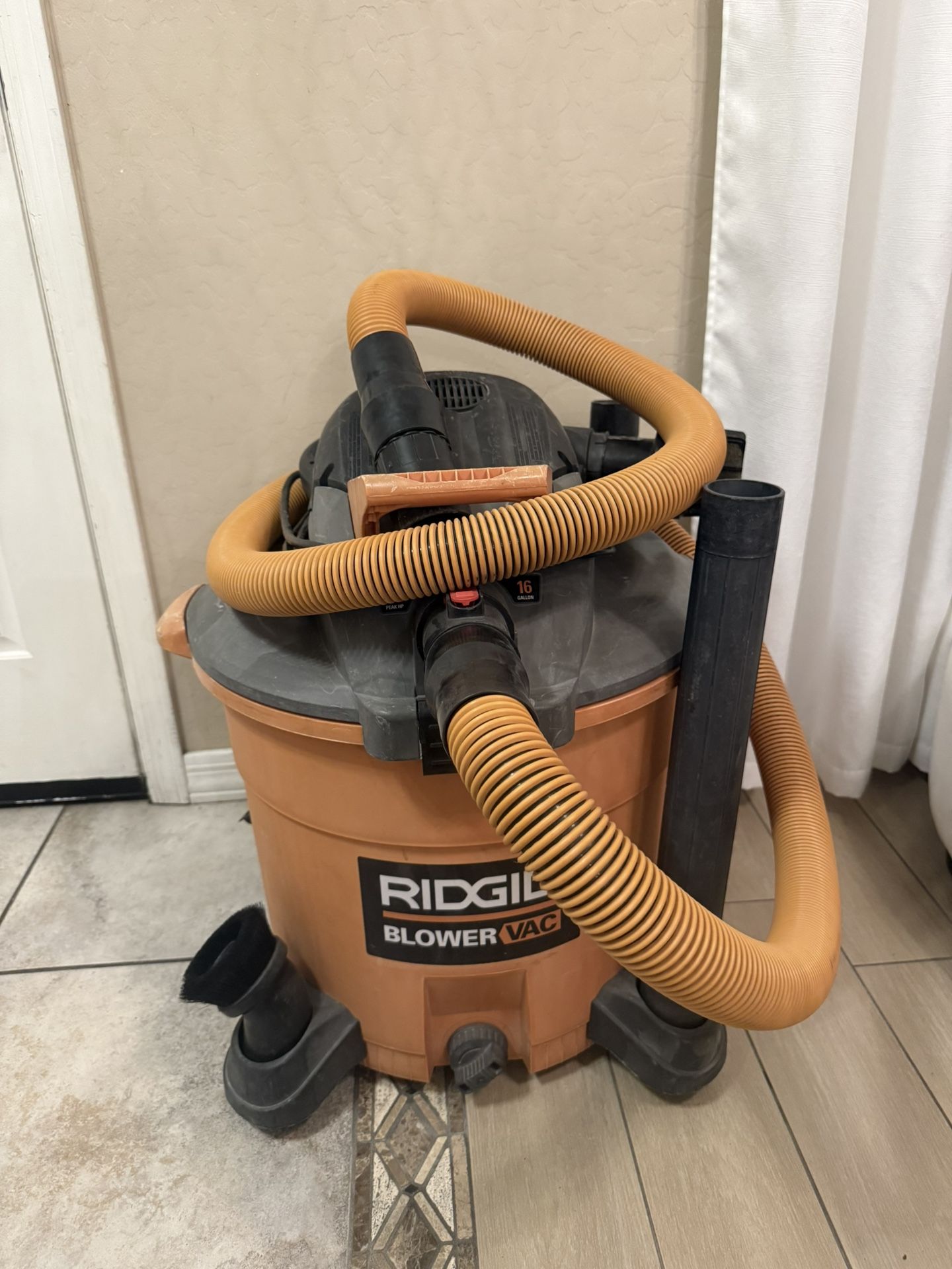 Ridged Blower Wet Dry Vac