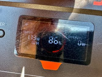 2 Jackery SolarSaga 100W Solar Panels