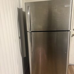 Frigidaire top Freeze refrigerator 