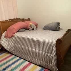 Queen Oak Bed And Dresser 