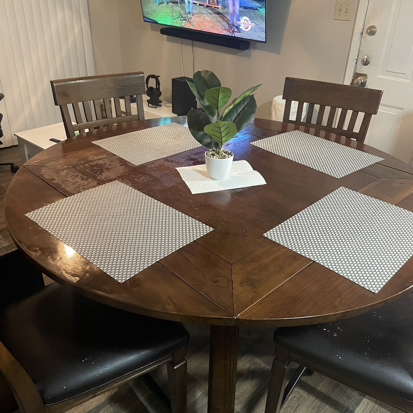 Foldable Dining Table (need to Pick Up , I Can Help Load It Up) 
