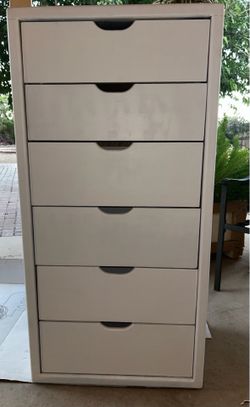 ✨ Antique White Chest of Drawers ✨