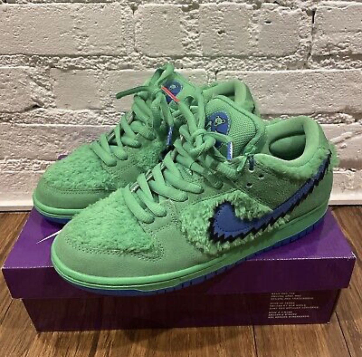 Authenticity Guarantee Nike SB Dunk Low x Grateful Dead: Green 
