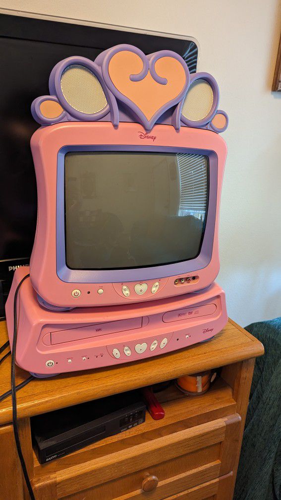 RARE Vintage Disney Princess Tv Set With DVD/VCR/Remote