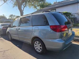 2004 Toyota sienna