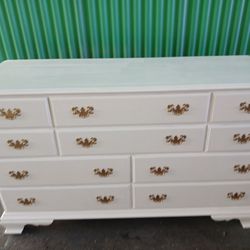 Vintage 10 Drawer Classic Dresser