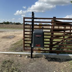 Liftmaster Gate Opener 