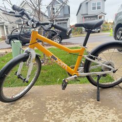 WOOM Go 4 (with fenders) 