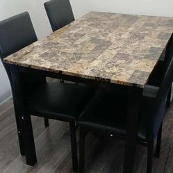 Dining table set