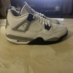 Jordan 4 Midnight Navy Size 6.5Y