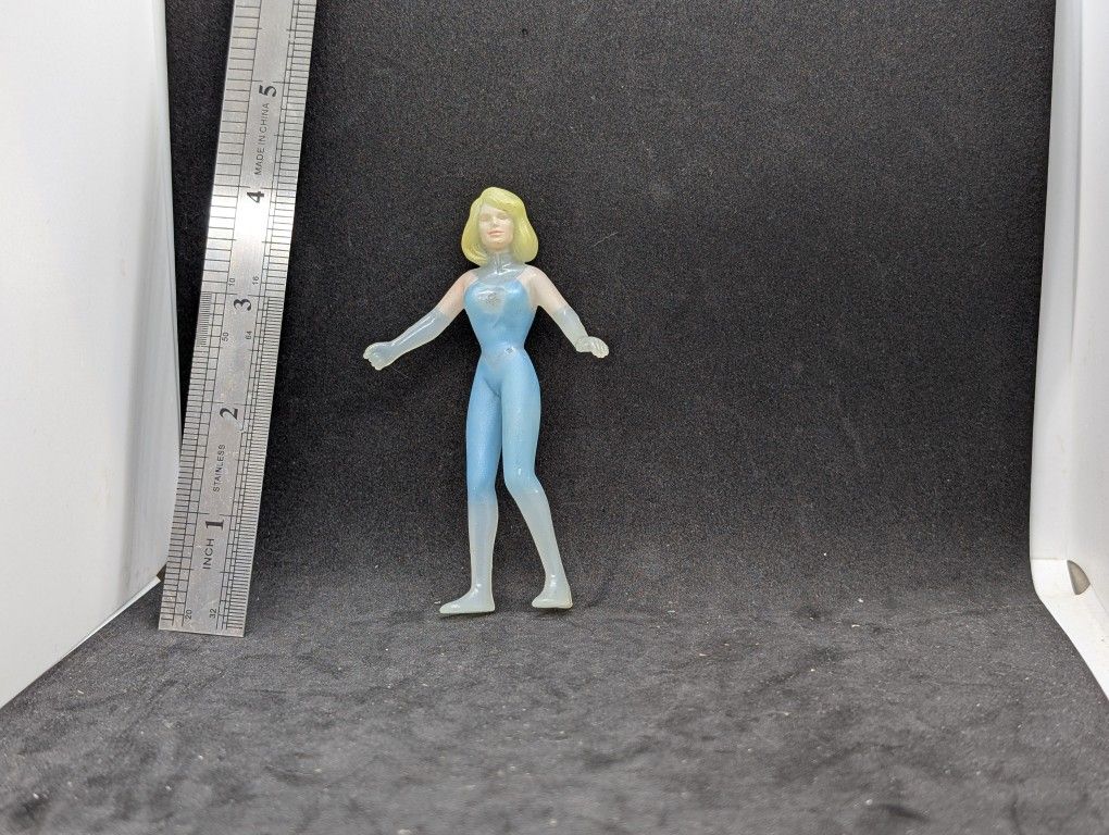 Vintage 1996 Marvel Fantastic 4 Invisible Woman Sue Storm Action Figure 4in