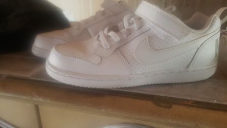 Youth nikes