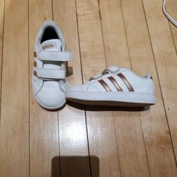 Girls Addidas - Size 9 
