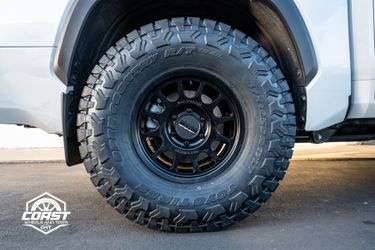 Method 703 Matte Black 17x8.5 +35 6x5.5 W/ 37” Toyo RT Trail Wheel Package