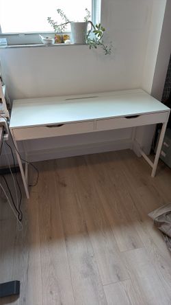 IKEA DESK