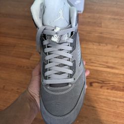 Air Jordan 5 Retro Sizes 8, 10.5, 13, 14