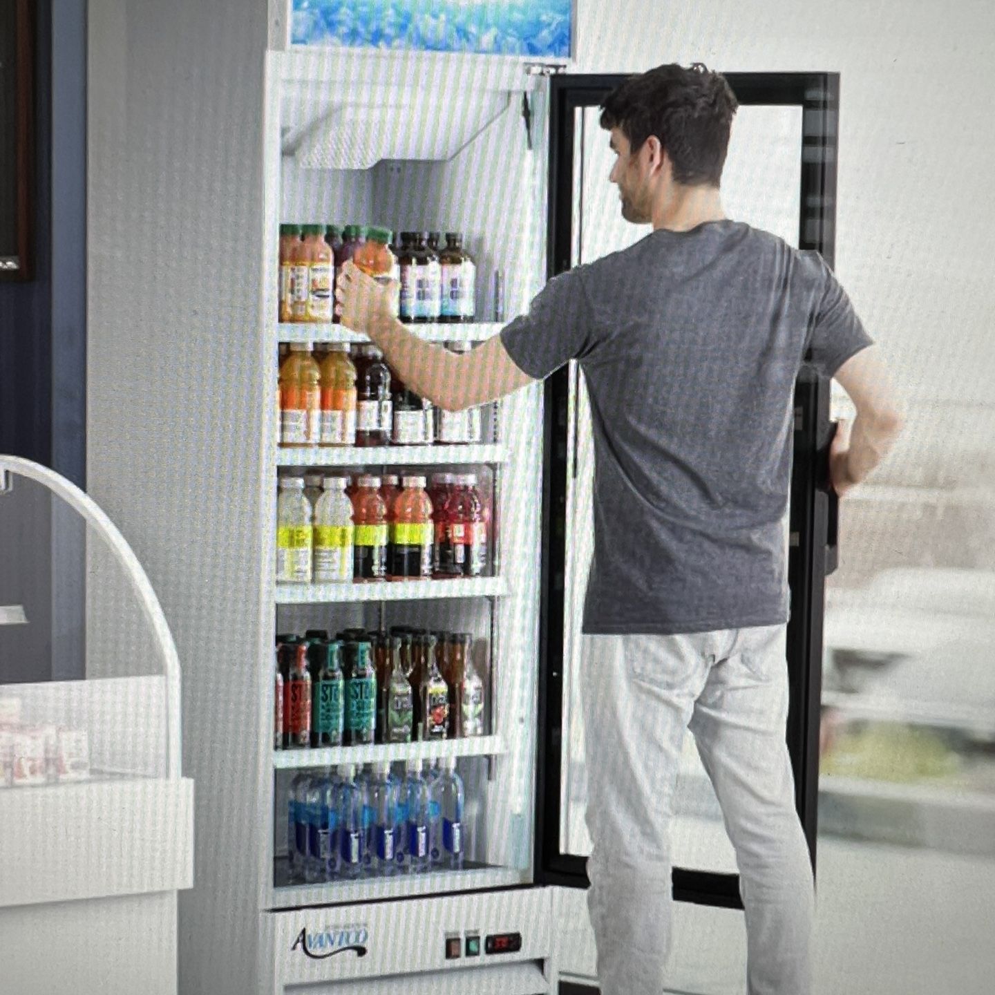 Avantco Single Door Refrigerator/Merchandiser