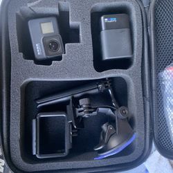 GoPro Hero 7 Black W/ Accessories 