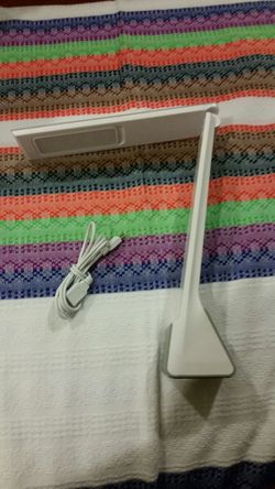 Portable led desk lamp with rechargeable battery (travel size)