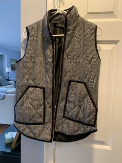 Black and white vest Size S