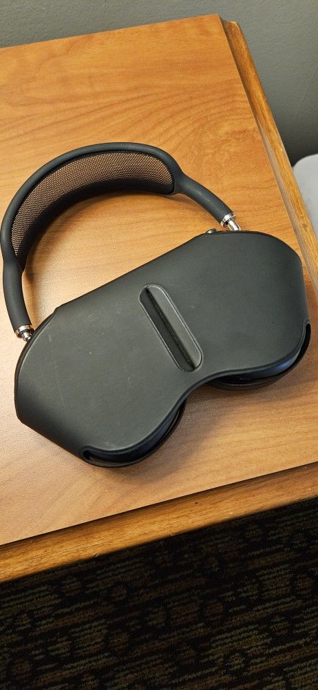 Airpods Pro Max (Used)