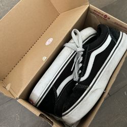 Kids Classic Vans Size 4.5 
