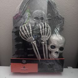 Brand New 18 Pieces Hyde And Eek Halloween Cemetery Decor 
