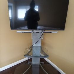 Flatscreen And Entertainmnt Center 