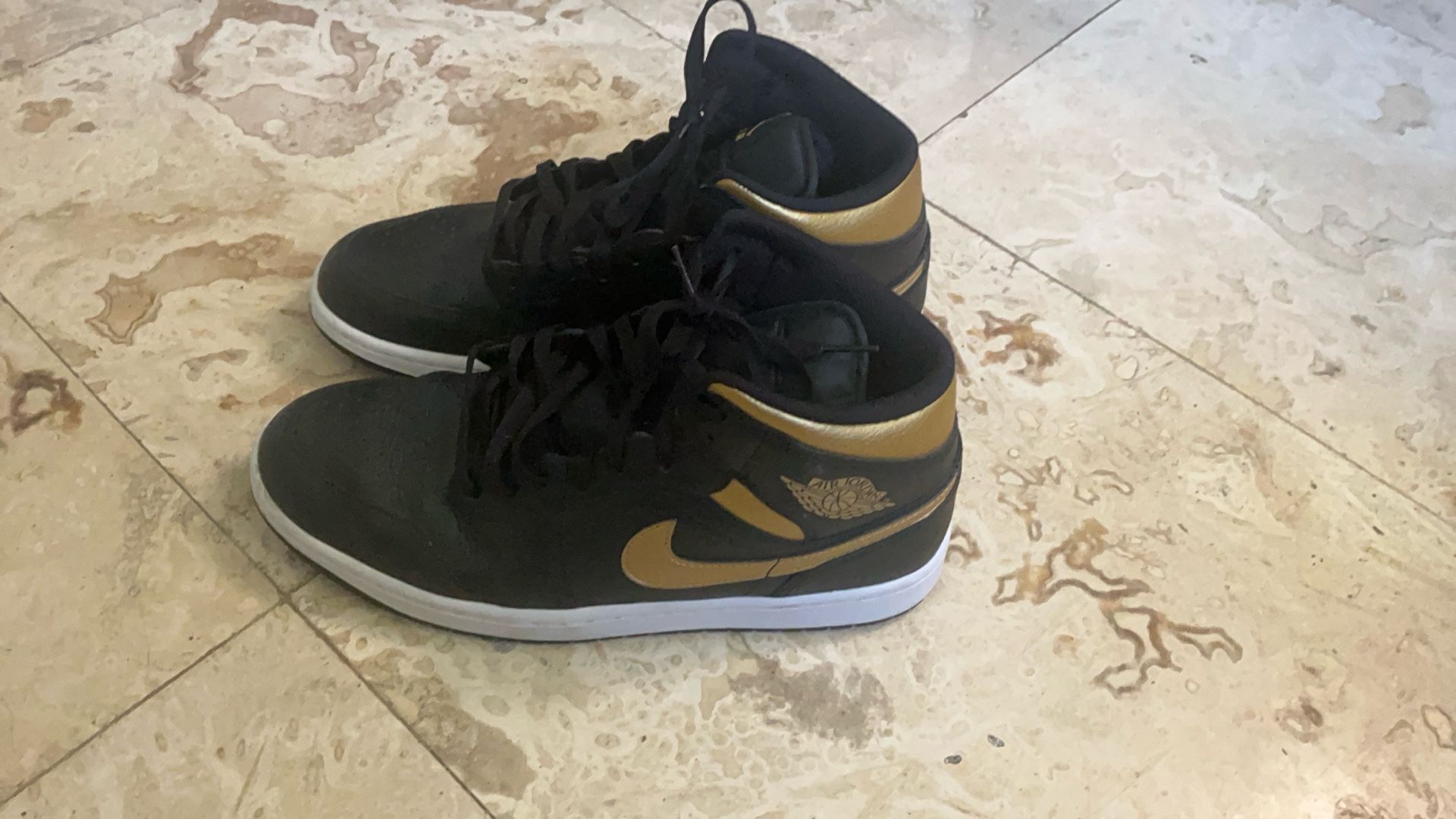 Jordan’s Size 10 Men For Sale(box Not Included)