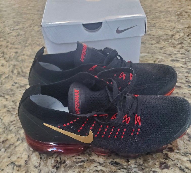 2018 Nike Vapormax (Men's Size 9)