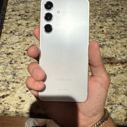 Samsung Galaxy S24 