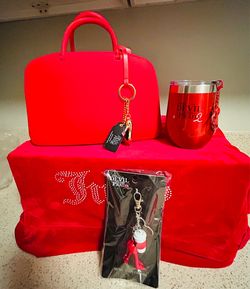 The Devil Wears Prada 2 handbag popcorn bucket Lot