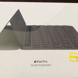 iPad Pro (10.5-inch) Smart Keyboard 