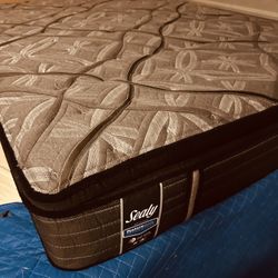 Colchón Queen Size Pillowtop  Con Base