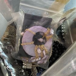 ✨ Women’s Jewelry Lot – Earrings & Necklaces (Mixed Styles) ✨