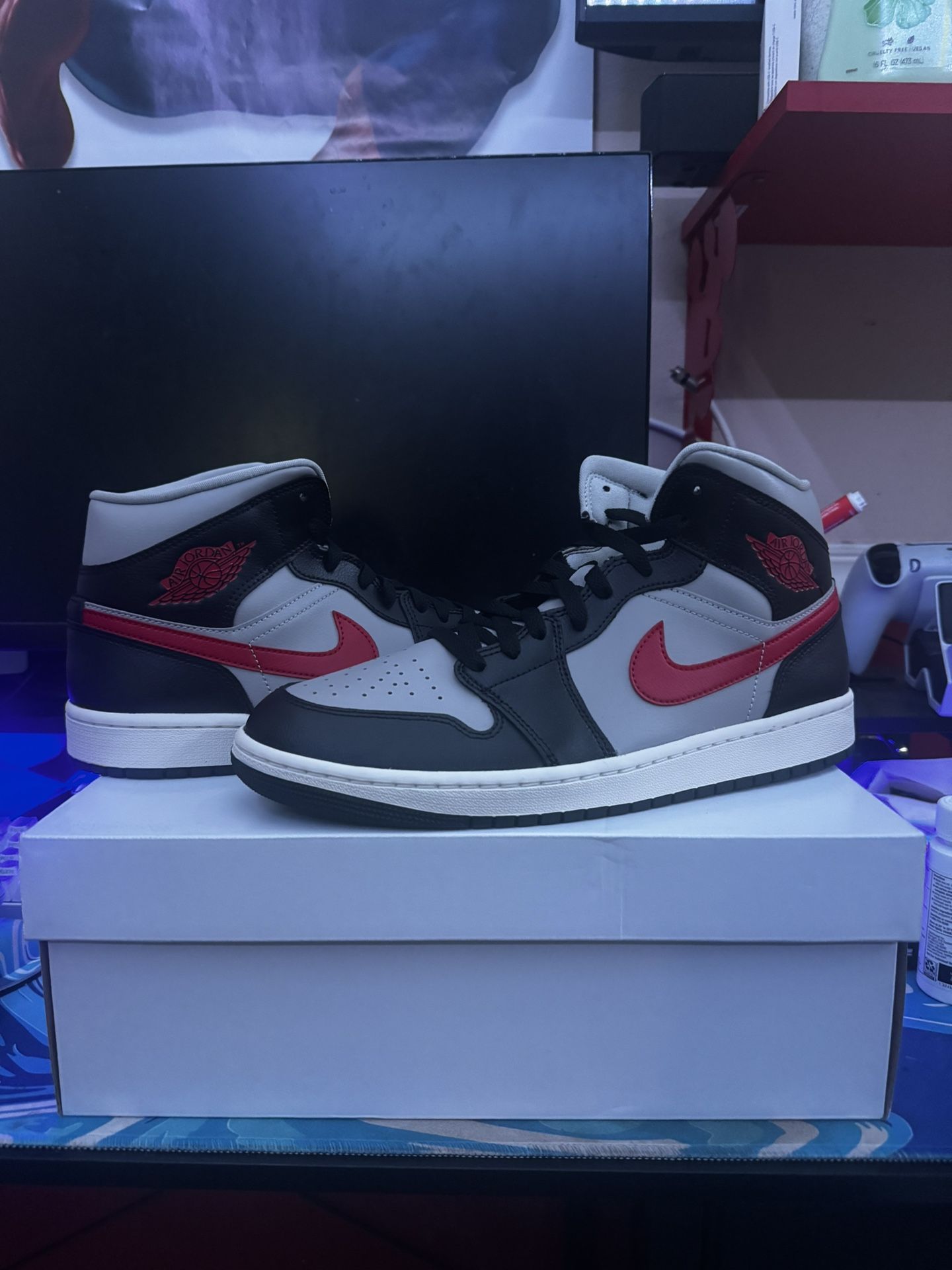 Jordan 1 Mid “Black College Gray”