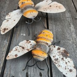 Set of 2, Rustic Bees Metal Wall Decor, Garden Yard Art