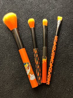 Hot Cheeto makeup brushes