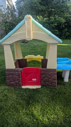 Outdoor play house with kitchen sink