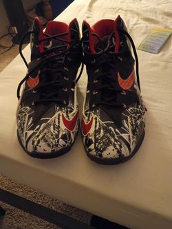 Nike LeBron X1 Graffiti sneakers
