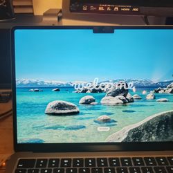 2022 13.6-inch Apple MacBook Air M2 8GB RAM 256GB SSD A2681