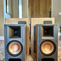 Klipsch RB-35 Bookshelf Speakers w/ Original Box and Manual