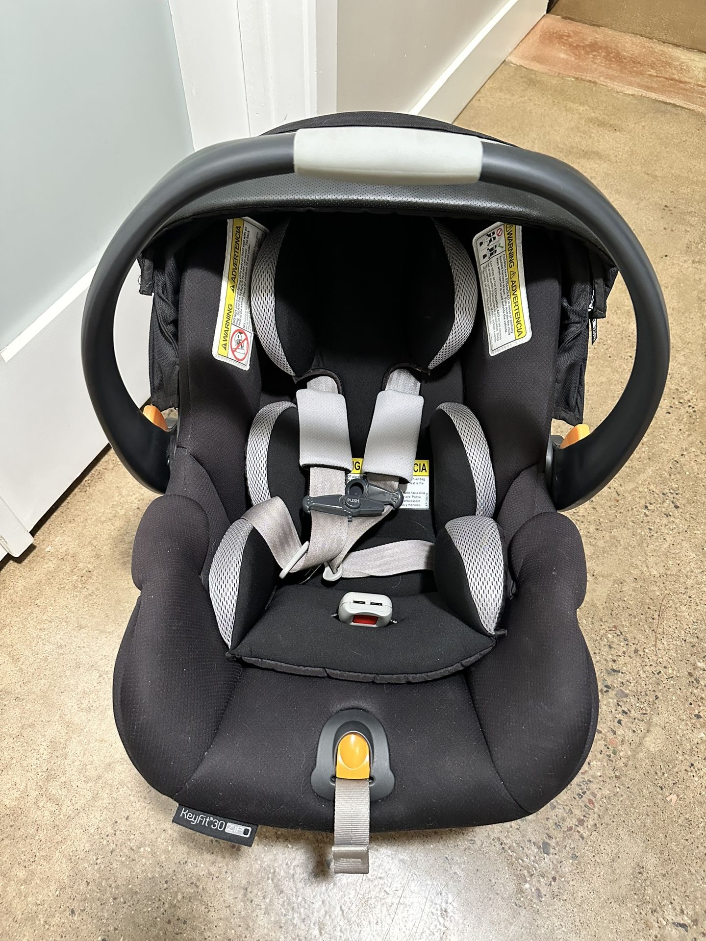 Chicco KeyFit 30 Infant car seat 